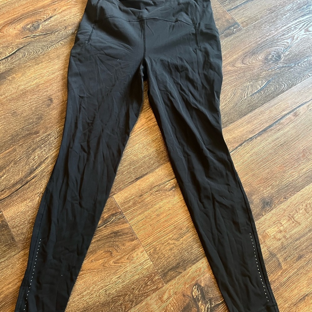 Black lululemon leggings